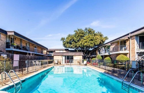 Vickery Meadow Apartment | Chic 1-bedroom apartment in awesome Dallas with WiFi, AC