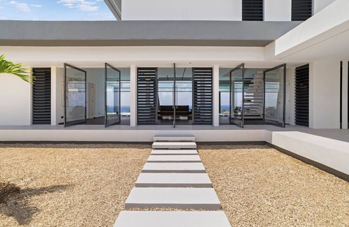 Sabadeco Villa | Luxury Ocean View Villa w/ Huge Private Pool, 3 Ensuite Beds & Dive Facilities