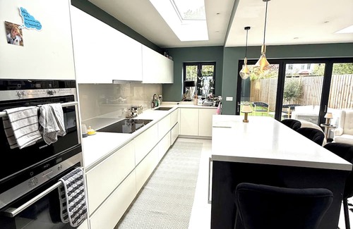 Barnes House | Beautiful 4 Bedroom House in Barnes