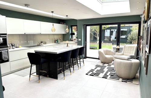 Barnes House | Beautiful 4 Bedroom House in Barnes