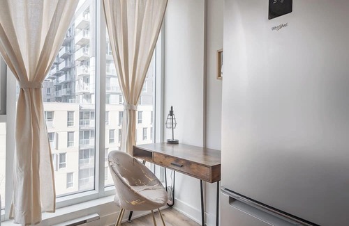 Shaughnessy Village Apartment | Concordia- Warm and Zen