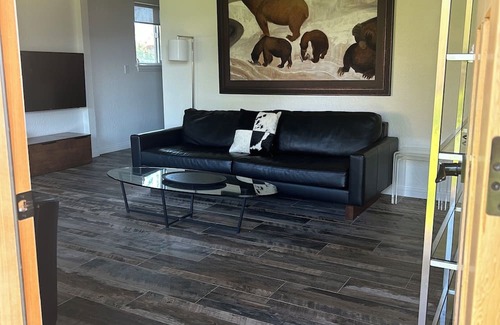 Gardnerville Cottage | Fantastic 2-bedroom cottage in Gardnerville,NV. Just 20 minutes from Lake Tahoe.