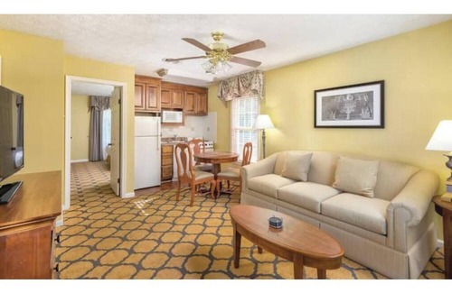 Williamsburg Apartment | 2 bdrm suite, Patriots Place, VA