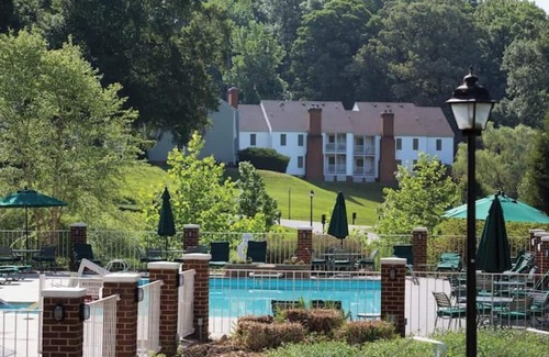 Williamsburg Apartment | 2 bdrm suite, Patriots Place, VA