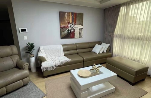 Clark House | 1 fully furnished Spacious Condo in Freeport Zone Pampanga - No Extra Guest Fees