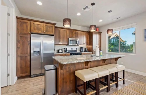 Santa Clara House | Entire Home - *Paradise Pools* Two King Suites*