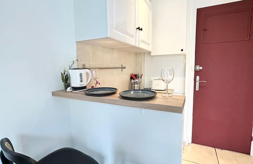 Thiers Apartment | Beautiful renovated studio carré d'or