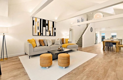 Downtown Apartment | Central and Lux 2BR Suite with Den and BBQ Sleeps 6