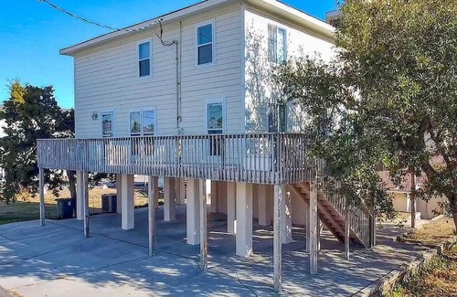 Crescent Beach House | Cabana II: Oceanview & Walk to the Beach