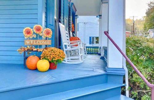 Ashfield Apartment | Switzerland Dream, Cozy Room in Downtown Jim Thorpe, Walk to everything!
