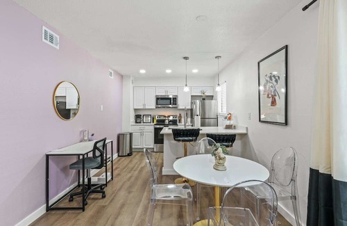 Vickery Place Apartment | The Modern Muse Summa