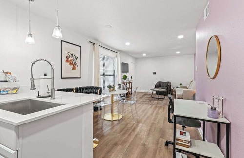 Vickery Place Apartment | The Modern Muse Summa