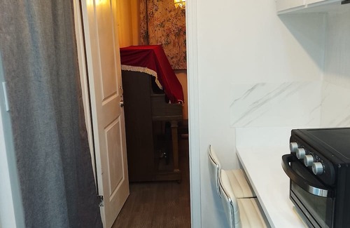 Rocky Mountain House House | Cozy Queen bed for travellers and workers in Rocky Mountain House area