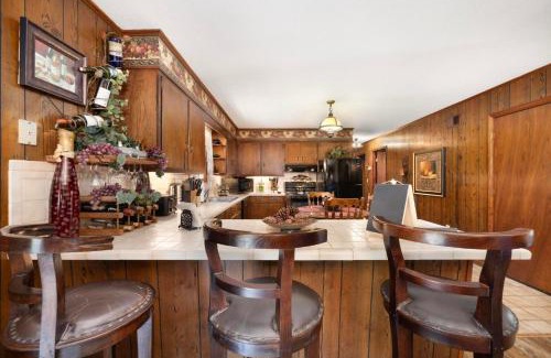 Erwin House | 'That 70s House' Retreat near the Nolichucky