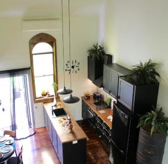 Robertson House | OLD Listing BED 1