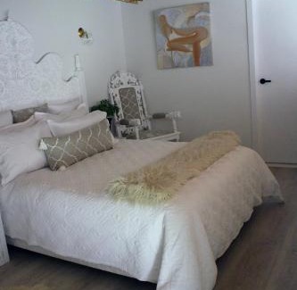 Robertson House | OLD Listing BED 1