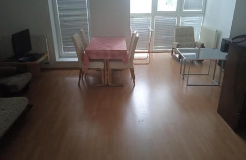 Prague 19 House | Byt Vinoř