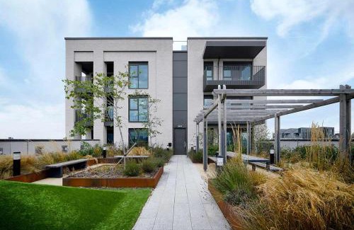 Canning Town South Apartment | Private Room in Stunning Flat in London