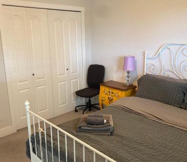 Richmond House | Large suite with separate bathroom