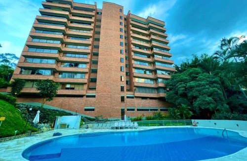 La Florida Apartment | ESPECTACULAR PENTHOUSE CERCA AL TESORO - Poblado