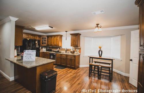 Park Forest - LA North House | “Home Away From Home” 12mi to LSU, 10mi to SU