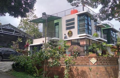 Ambarawa Cabin | Villa Omahe Dewe by Da- hee