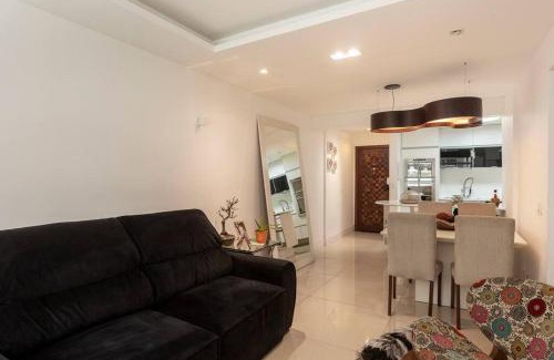 Icarai Apartment | Apartamento charmoso em frente a praia de Icaraí