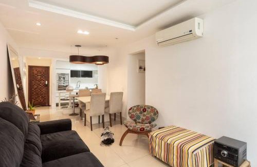 Icarai Apartment | Apartamento charmoso em frente a praia de Icaraí