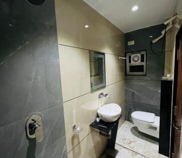 Akalkot Hotel | HOTEL RAMADA-COMPLEX