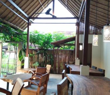 Pengosekan Cabin | De'dalam Standard