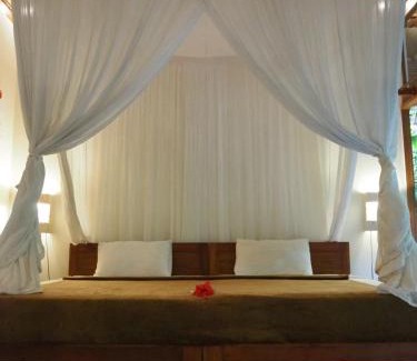 Pengosekan Cabin | De'dalam Standard