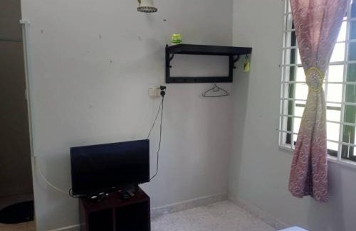 Kampung Bukit Bunga Hotel | D' BUNGA HOTEL BUKIT BUNGA Bilik Standard Triple