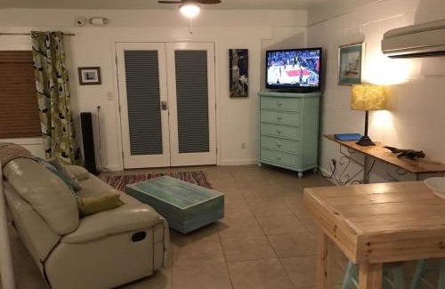 East End House | Pineapple Cottages SGI