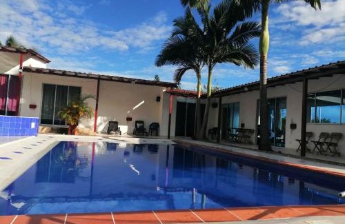 Puente Aranda House | Casa de campo villa gerarda