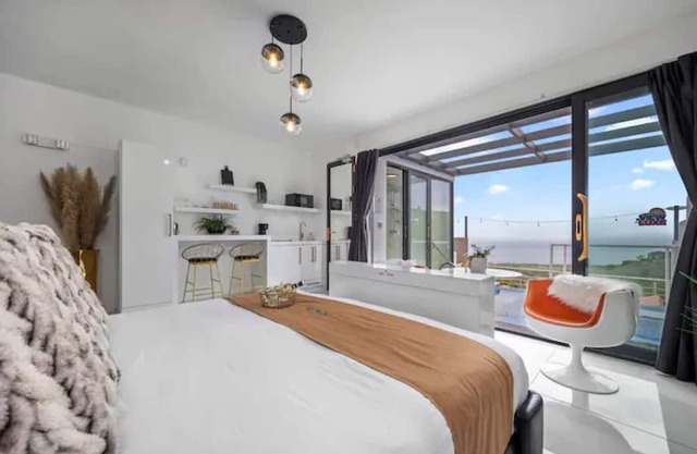 Sunset Suite-W/Private & heated Pool & King Bed-ADULTS ONLY