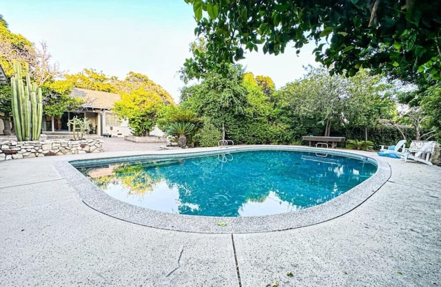 Gorgeous 6 BR House With Pool - Lou-SF