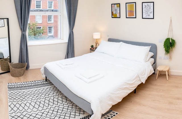 Pass the Keys | A very GRAND 1 Bedroom in the heart of the City!