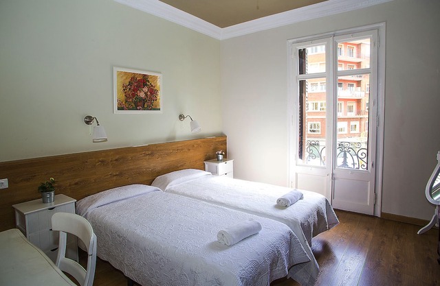 Special offer Elegant apartment in Paralel for 10 guests.