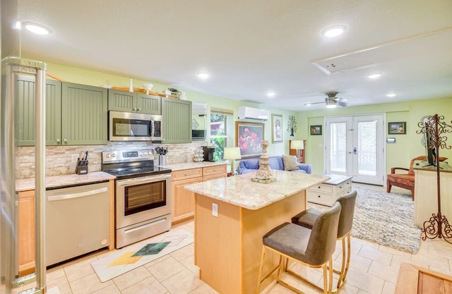 Cottage 13 Mi to Dtwn Mount Dora!