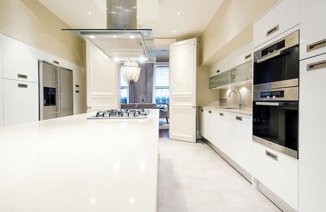 Luxury 4 Bedroom Flat in Mayfair, London