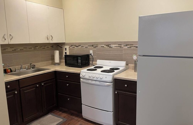 Cozy 1-bedroom apartment. Close to River Walk and Downtown.
