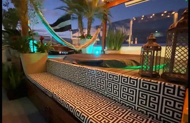 High standard 2 bedroom penthouse with barbecue in BH