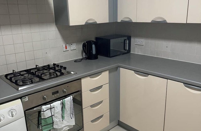 Spacious home in Prime Location - Free Parking