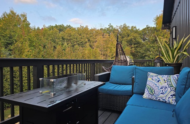 Secluded Barndominium Retreat. Minutes from Fair Hill International. 10min UD