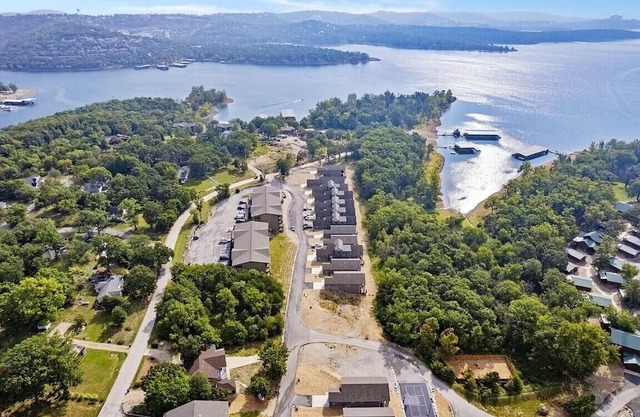 Boat Slip 5bd on Indian Point MO Book Here:nhttps:/tablerockresorts.com/551755/