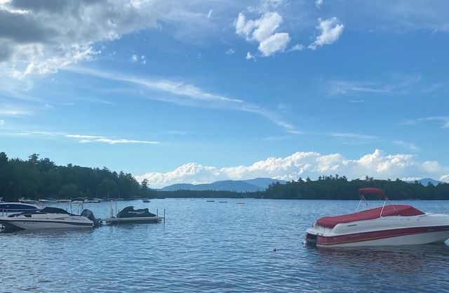 Charming 3-bedroom cottage in superb Moultonborough with AC, WiFi