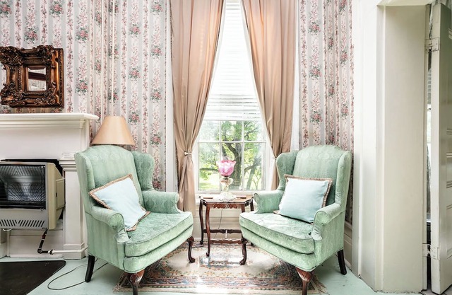 1851 Historic Bed & Breakfast on 14 acres