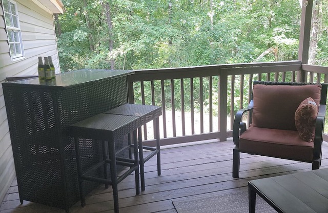 Excellent Family Getaway off Crockett Creek Lake while enjoying Nature