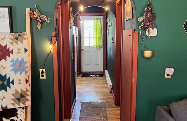 Unique, pet friendly house just a short walk from a coffee shop and bar!