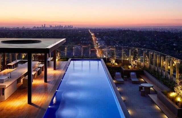 This apartment is a 2 bedroom(s), 1 bathrooms, located in Box Hill South, VIC.